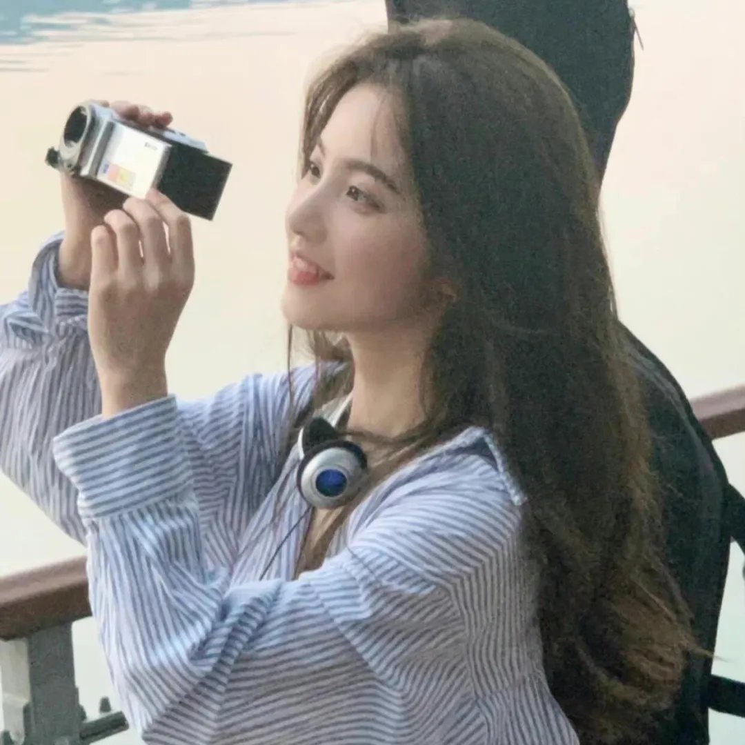 天真派：红楼梦之桃花诗社